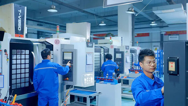 企业匠心|领航以劳模精神引领智能制造新篇章